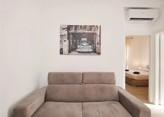 Ospedale Gemelli-vaticano Domus Di Pace 1bdr By Hotea Apartment