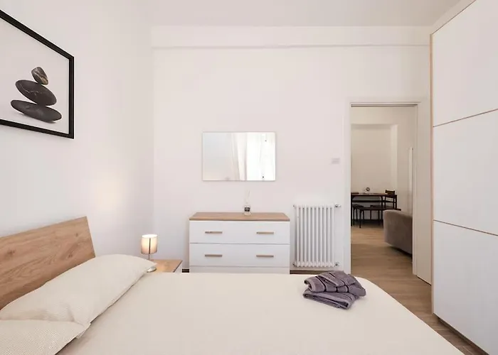 Ospedale Gemelli-vaticano Domus Di Pace 1bdr By Hotea Apartment *